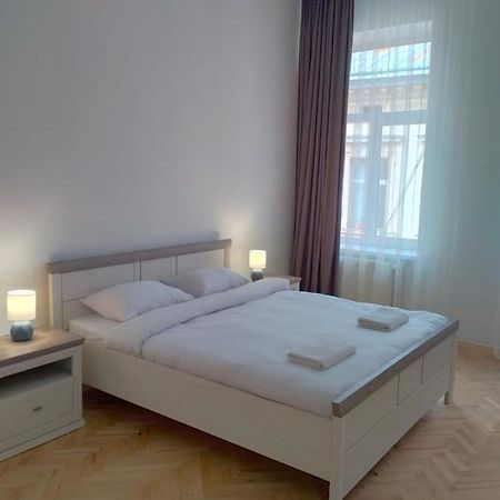 Avangard Kryva Lypa 3 Apart Lemberg Exterior foto